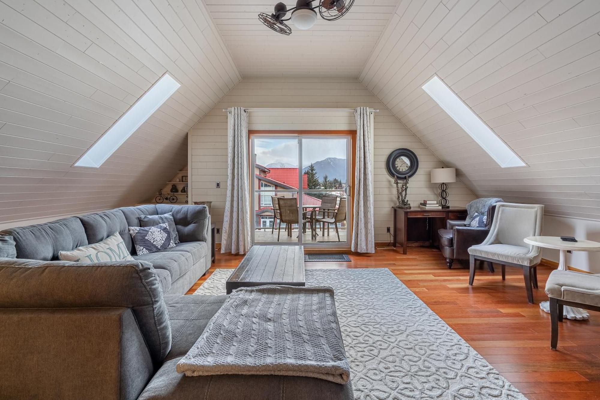 شقة Parkland301 Sunlit 2,000 Ft² Penthouse With Mtn View كانمور المظهر الخارجي الصورة